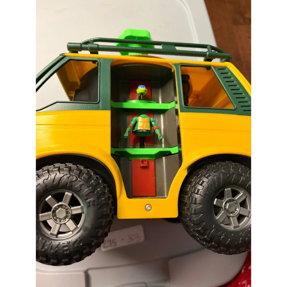TMNT Mutant Mayhem Pizza Fire Delivery Van Playmates Toys Yellow Green‎ Vehicle